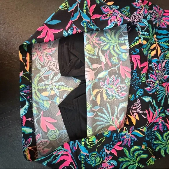 Lilly Pulitzer skort - Picture 4 of 7